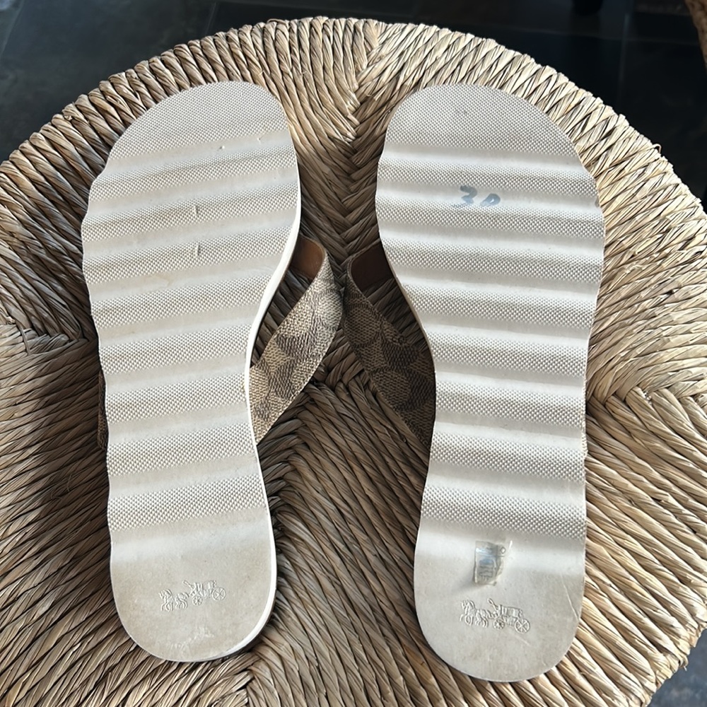 Coach Thongs - Picture 10 of 12